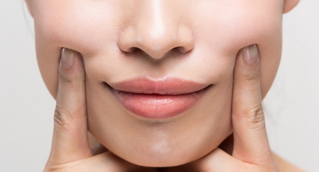 راهنمای جامع روش غیر جراحی از بین بردن خط خنده با نخ
